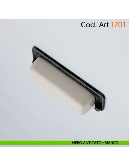 Maniglia rustica con porcellana per mobile shabby Cosmov articolo 1201 nero anticato - avorio