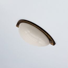 Maniglia conchiglia con porcellana per mobile shabby Cosmov articolo 1200