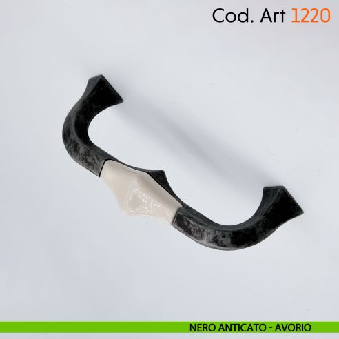 Maniglia in porcellana shabby per mobile rustico Cosmov articolo 1220 nero anticato - avorio