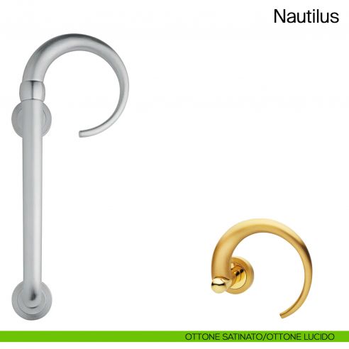 Maniglione per porta Nautilus Manital con rosette ottone satinato/ottone lucido