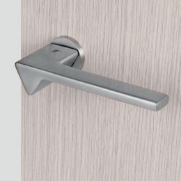 Maniglia per porta Ama Colombo Design con rosetta minimale Zero Evolution 2