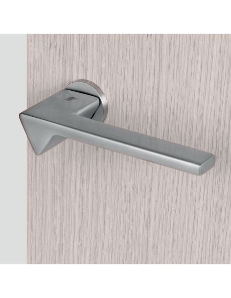 Maniglia per porta Ama Colombo Design con rosetta minimale Zero Evolution