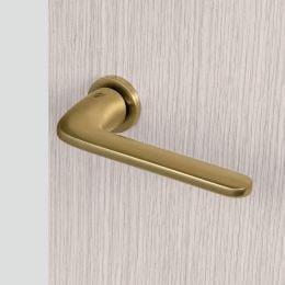 Maniglia per porta Roboquattro Colombo Design con rosetta minimale Zero Evolution 2