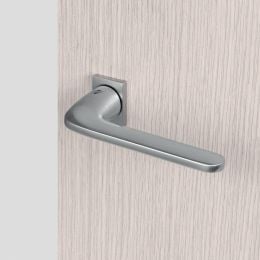 Maniglia per porta Roboquattro S Colombo Design con rosetta minimale Zero Evolution 2