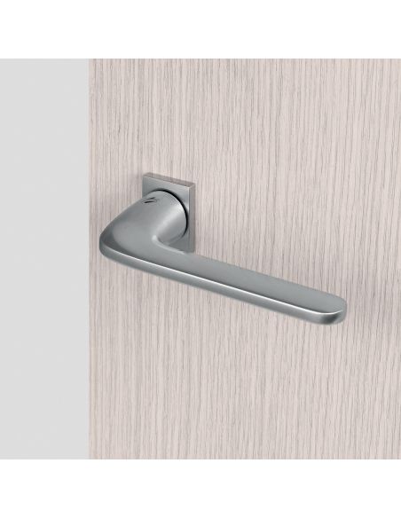 Maniglia per porta Roboquattro S Colombo Design con rosetta minimale Zero Evolution