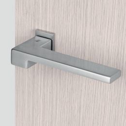 Maniglia per porta Zelda Colombo Design con rosetta minimale Zero Evolution 2