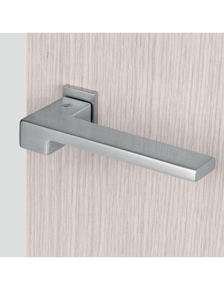 Maniglia per porta Zelda Colombo Design con rosetta minimale Zero Evolution