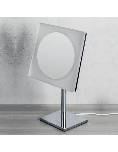 Specchio ingranditore da appoggio 3x con luce LED Colombo Design