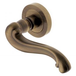 Maniglia per porta Barocco Manital