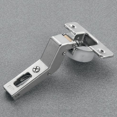 Cerniera Salice C7A6EE9 Silentia+ apertura 110 gradi applicazione angolare positiva 30 gradi mezzo sormonto