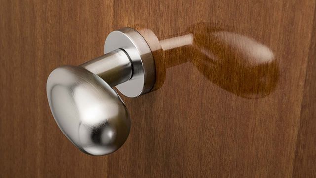 Portauovo In Metallo Argentato A Forma Di Gallina - 35x28x17 Cm - Decorativo E Pratico Per Cucina - Foto 4