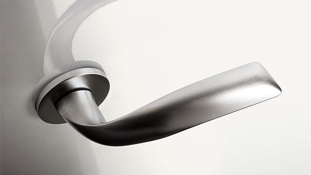 maniglia-per-porta-vola-olivari